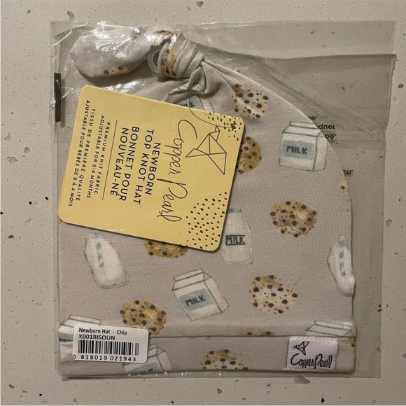 Copper Pearl Other - NWT Copper Pearl Newborn Topknot Hat 0-4 Months